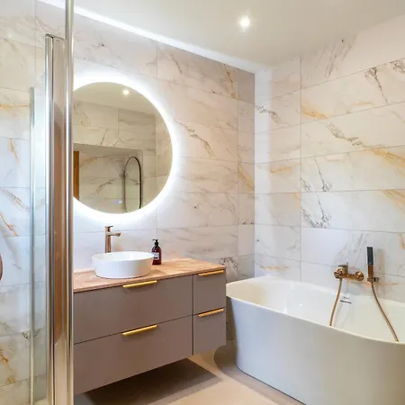 Feriehus Marine - Proche Plage, Piscine, Jacuzzi Erquy